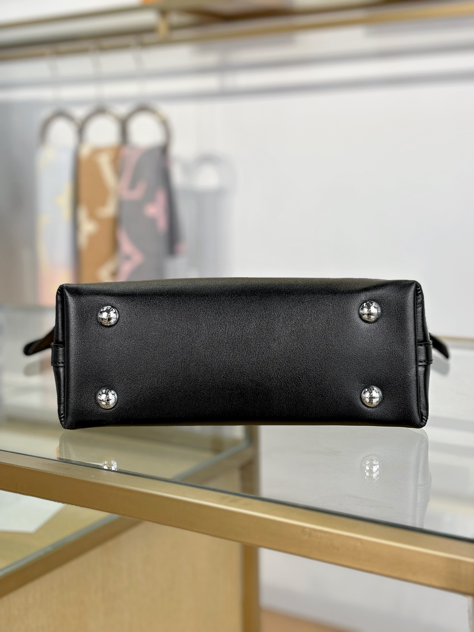 Louis Vuitton CARRYALL BB Handbag M24860