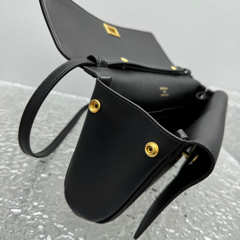 Balenciaga bel air clutch 92590