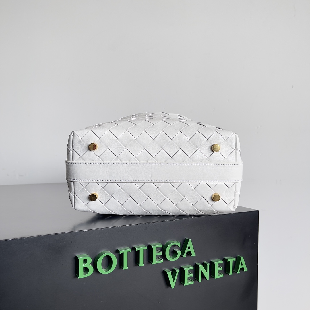 Bottega Veneta Year of the Snake Limited Edition Wallace Handbag 754443