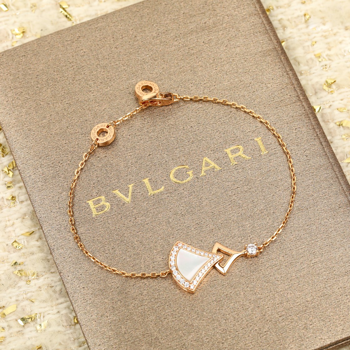 Bulgari DIVAS DREAM series rose gold bracelet