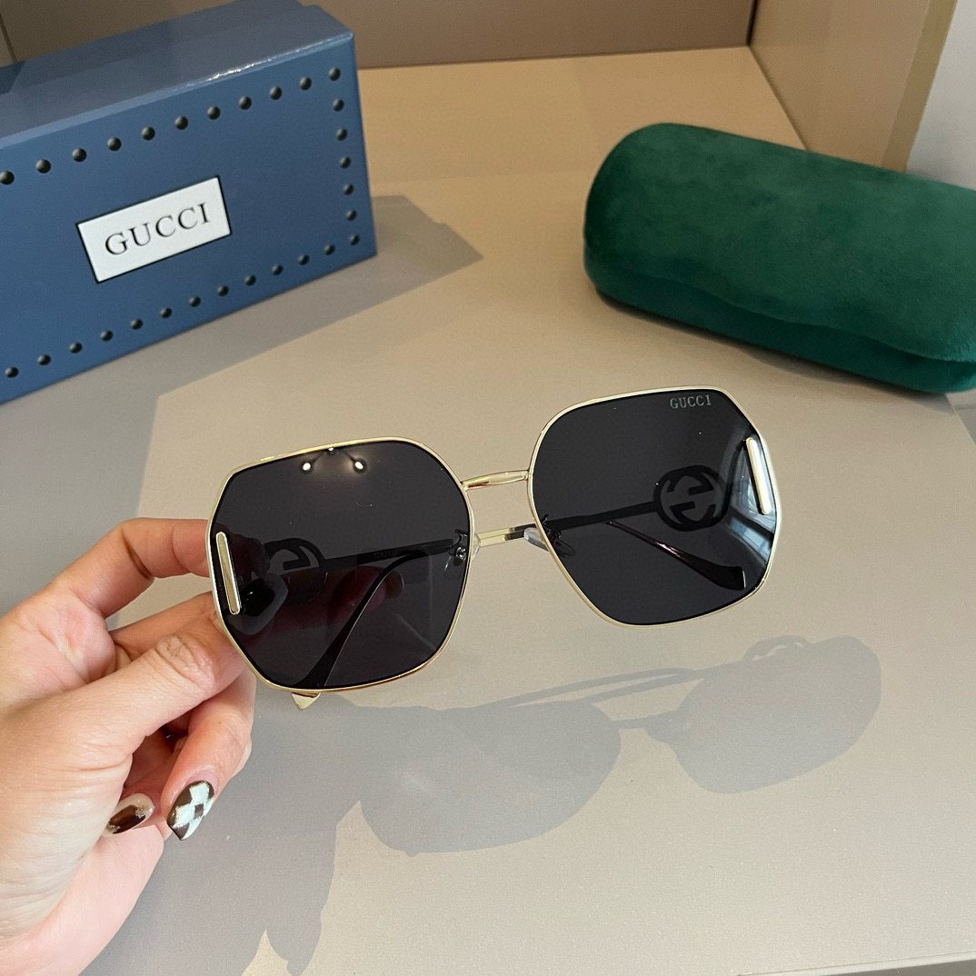 Gucci Square Frame Sunglasses