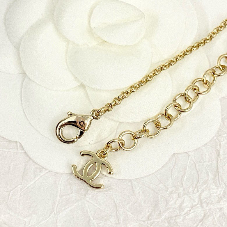 CHAN 24 black and white enamel button pearl necklace