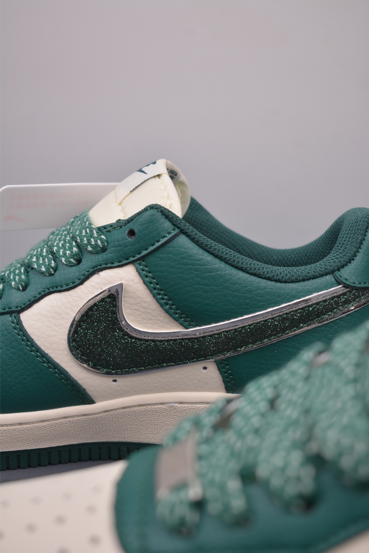 Nike Air Force 1’07 Low Dark Green and White Daisy QY6818-617