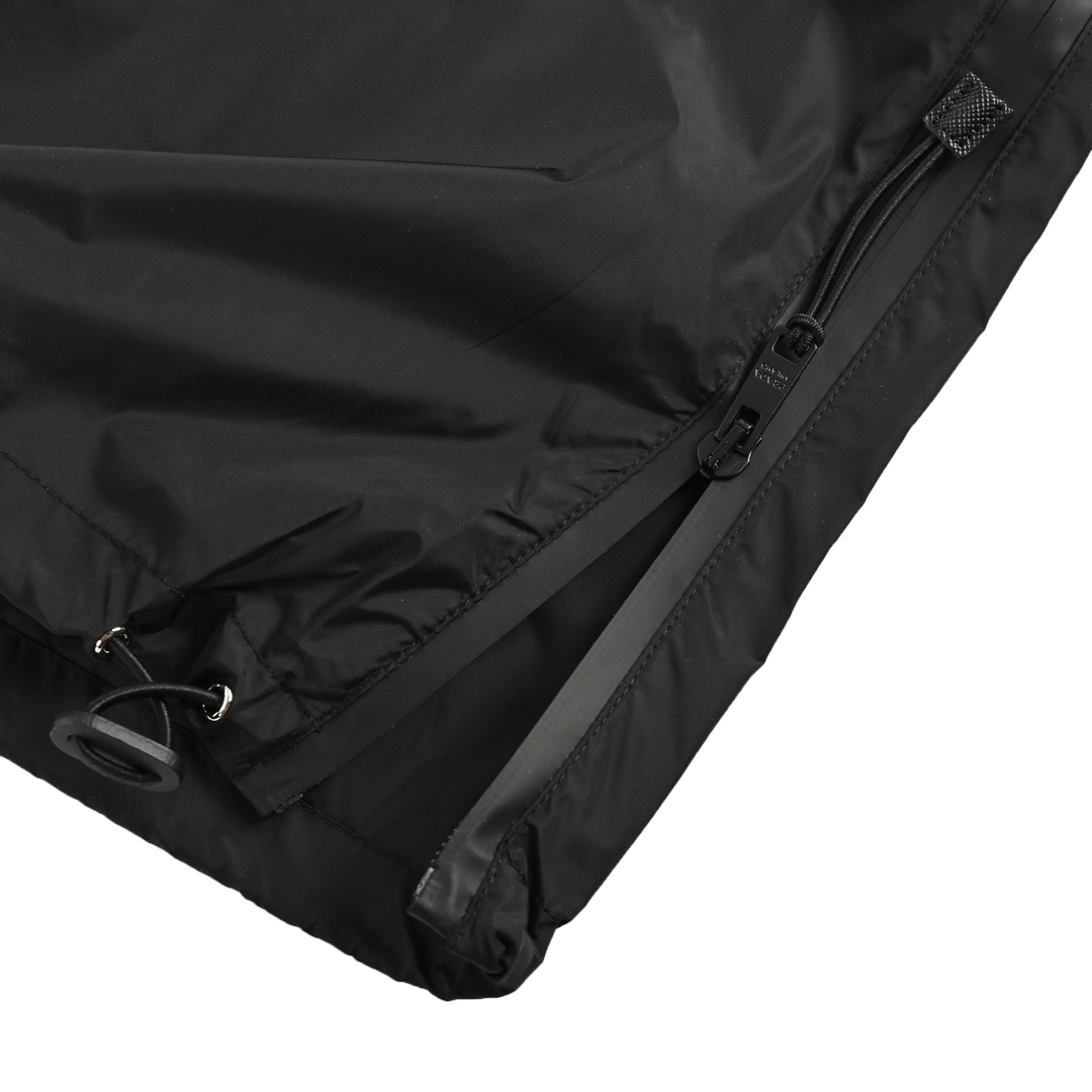 Prada 23ss Re-Nylon Metal Triangle Logo Functional Laminating Pants