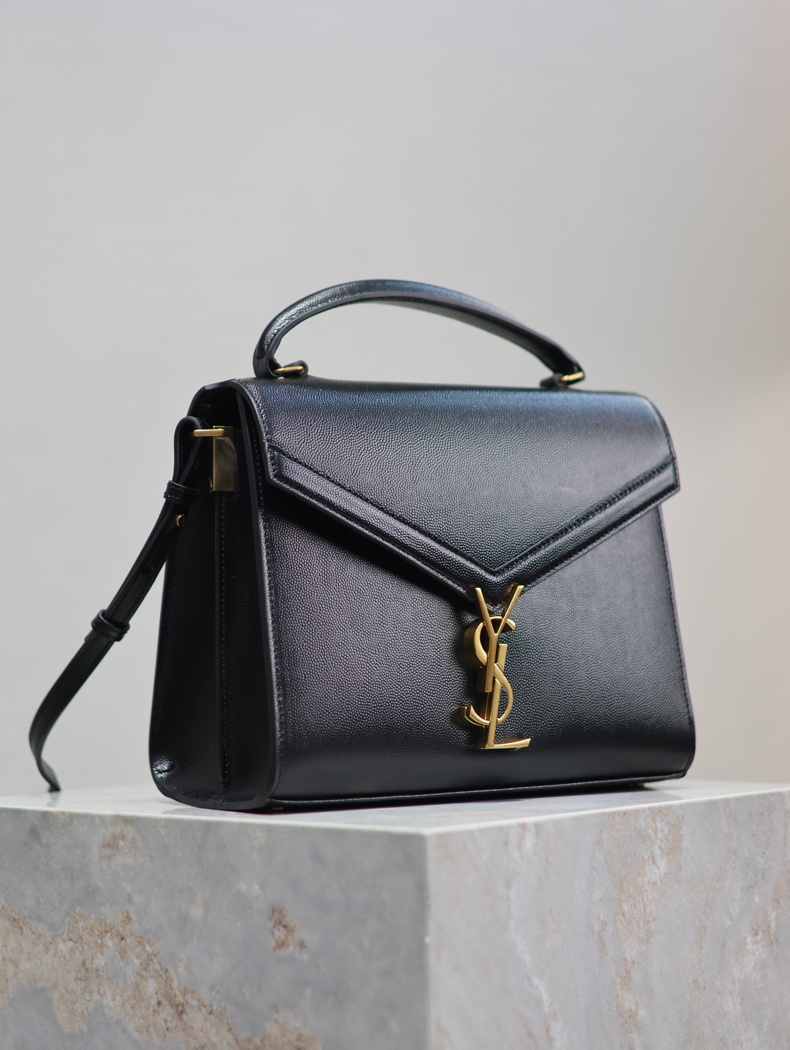 Yves Saint Laurent CASSANDRA Handbag 578000