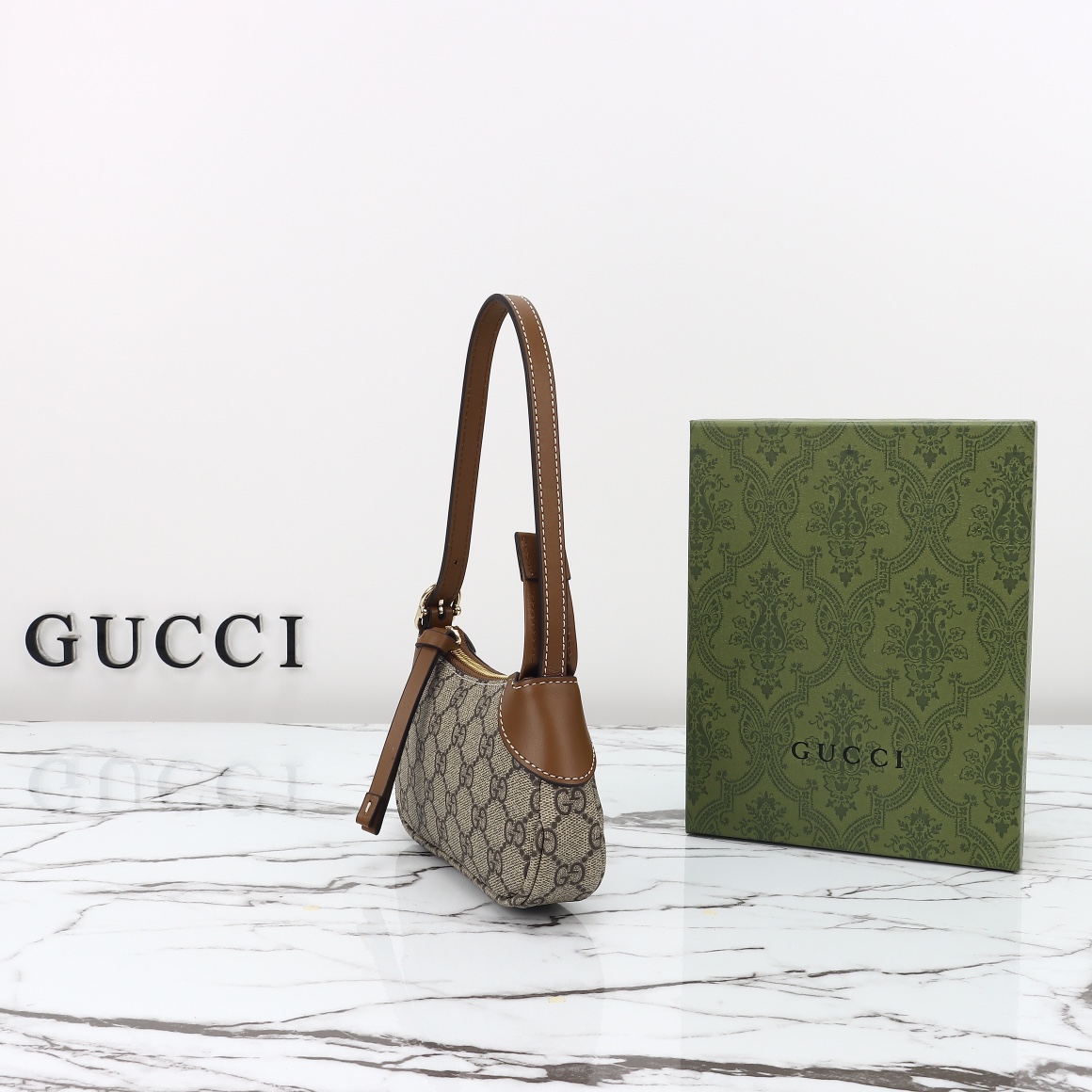 Gucci GG Emblem small shoulder bag‎ 820696 FAD6L 9741