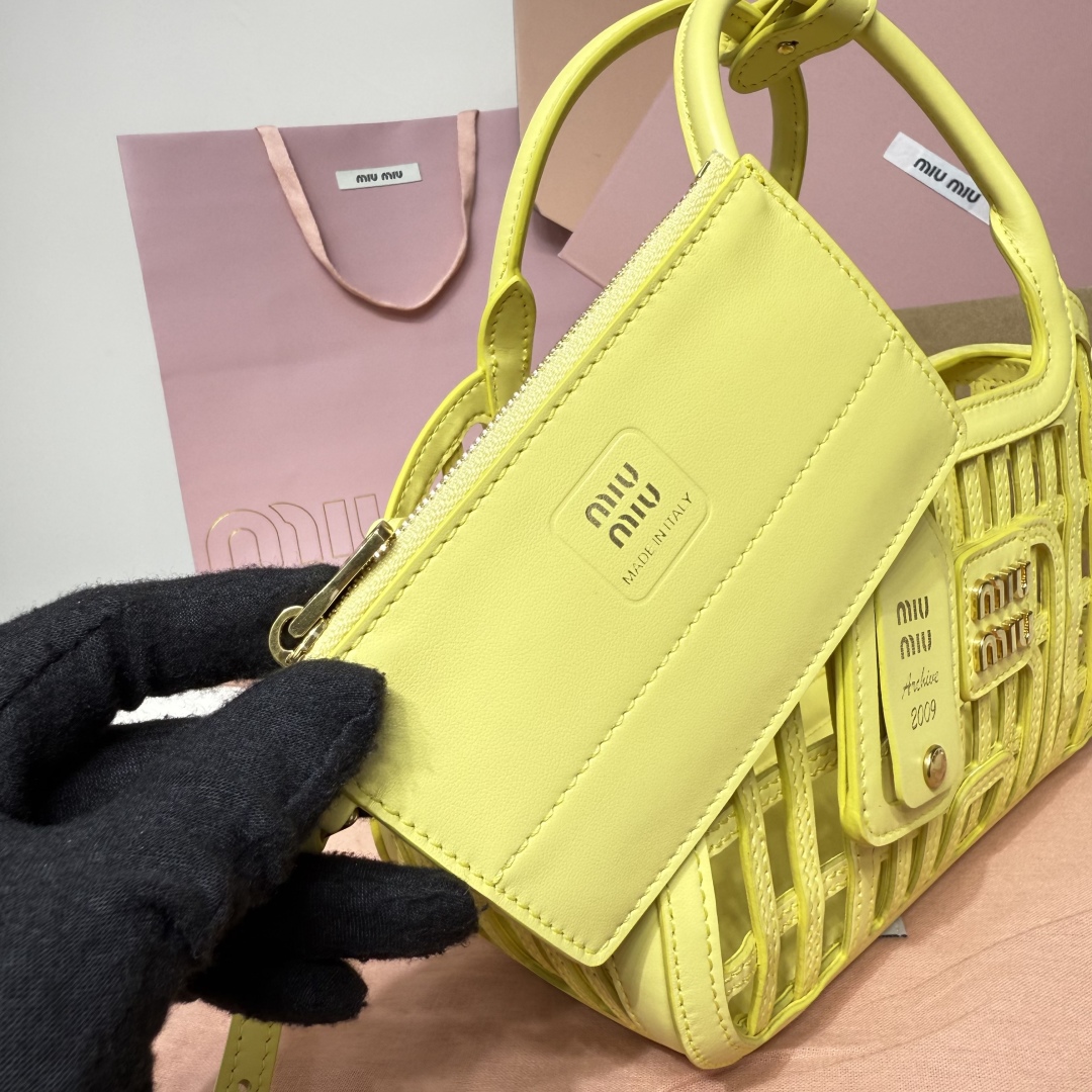 Miu Miu Naa leather bag 5BA294