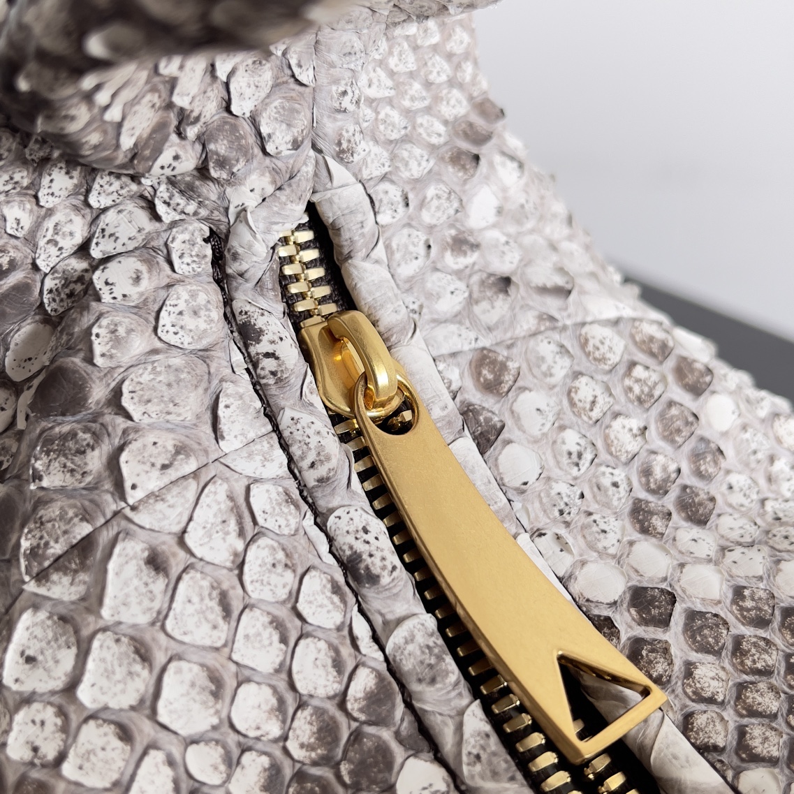 Bottega Veneta Python Jodie Handbag 789246