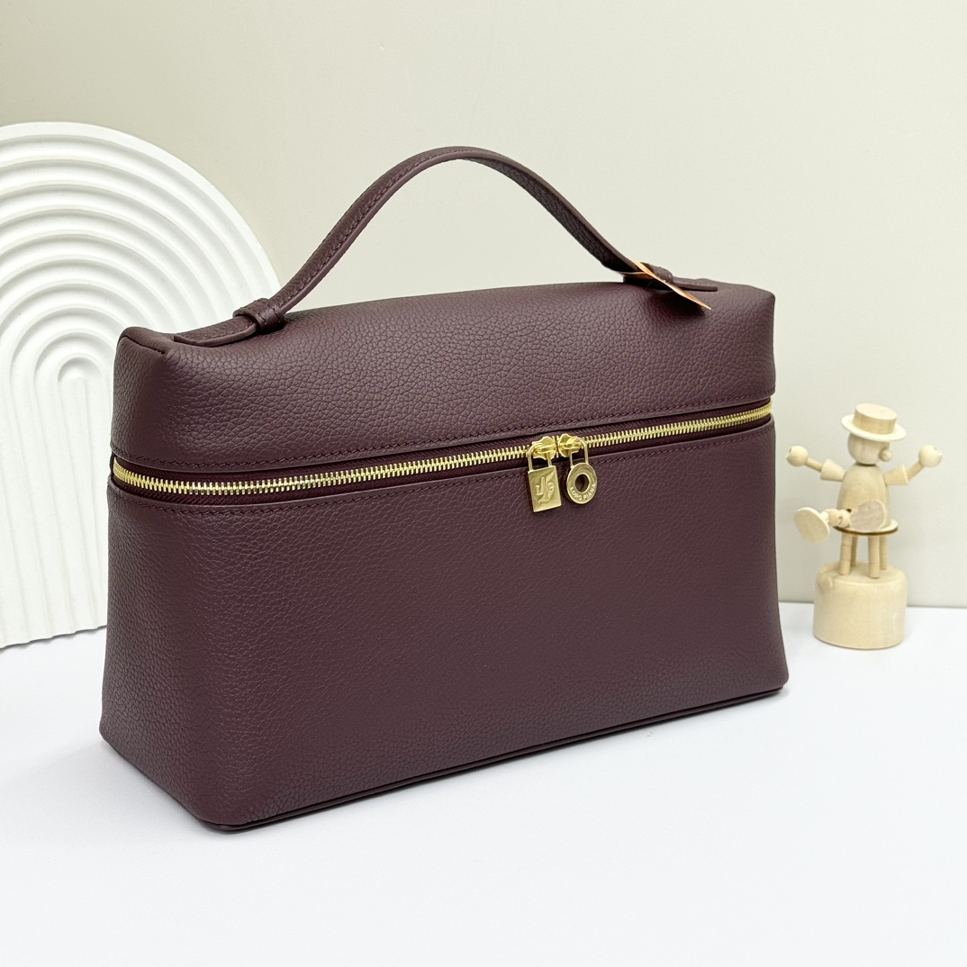 Loro Piana Extra poet L27 Clutch FAI8511