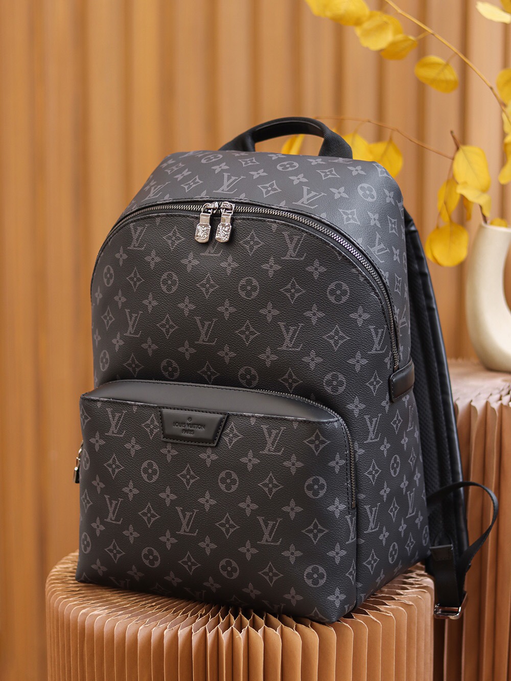 Louis Vuitton Discovery Backpack M43186