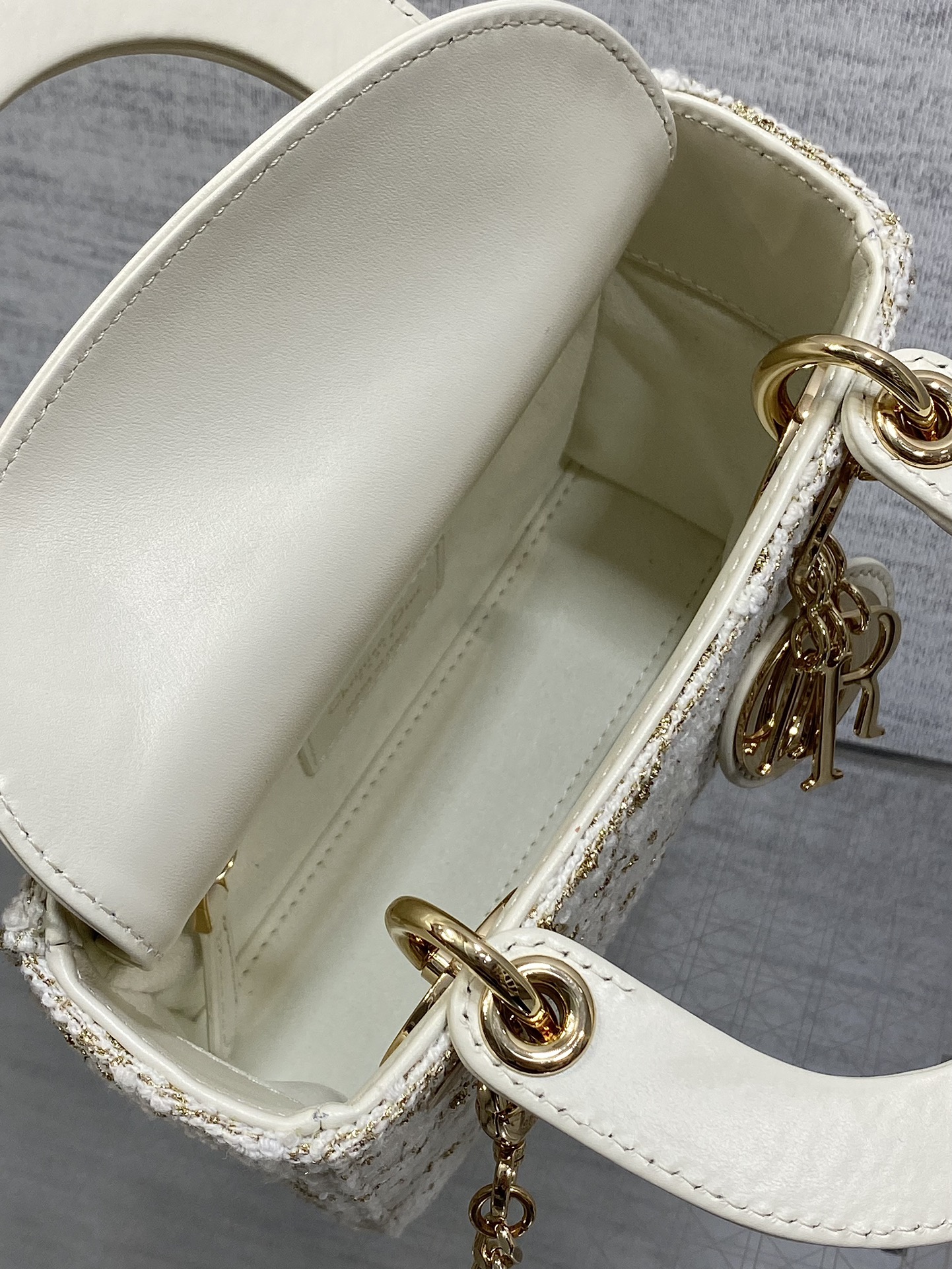 Dior Lady Limited Edition Three-grid Coarse Flower Embroidery Princess Diana Bag M0505