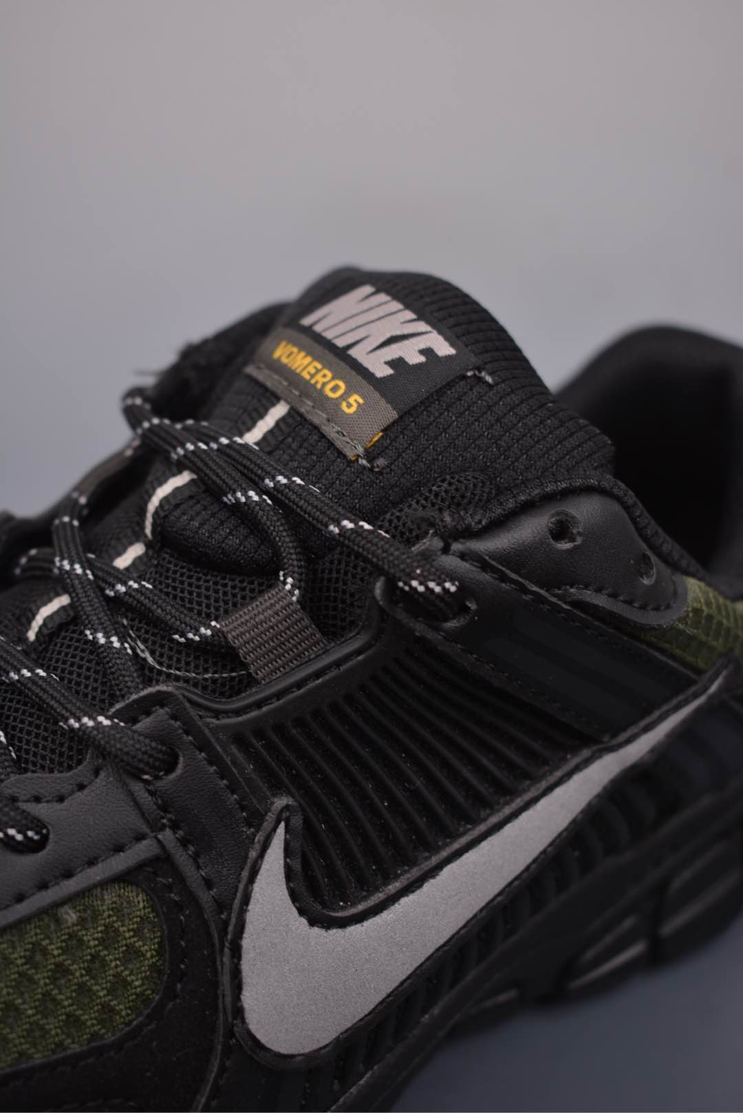 Nike Zoom Vomero 5 SP Black Green HV2527-001