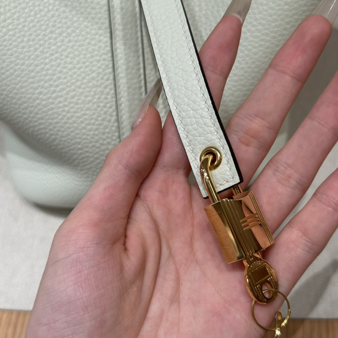 Hermès Picotin lo 0SVert Fizz Handbag (Handmade to Order)