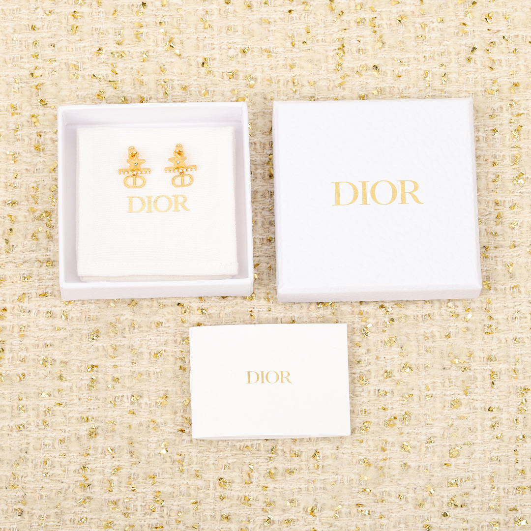 Dior star horizontal bead cd earrings