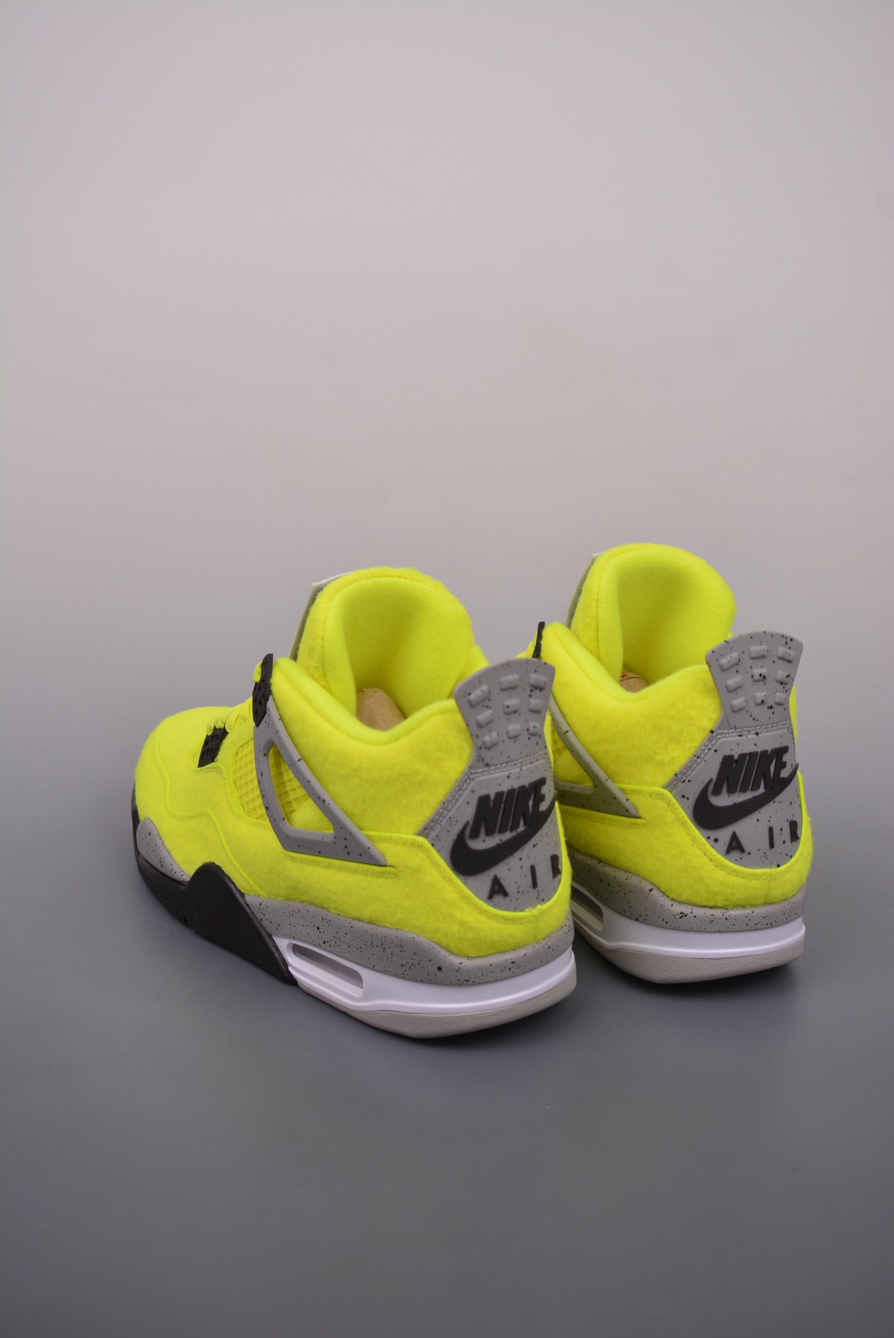 Nike Air Jordan 4 RetroLet’s Play Tennis DV6773-700