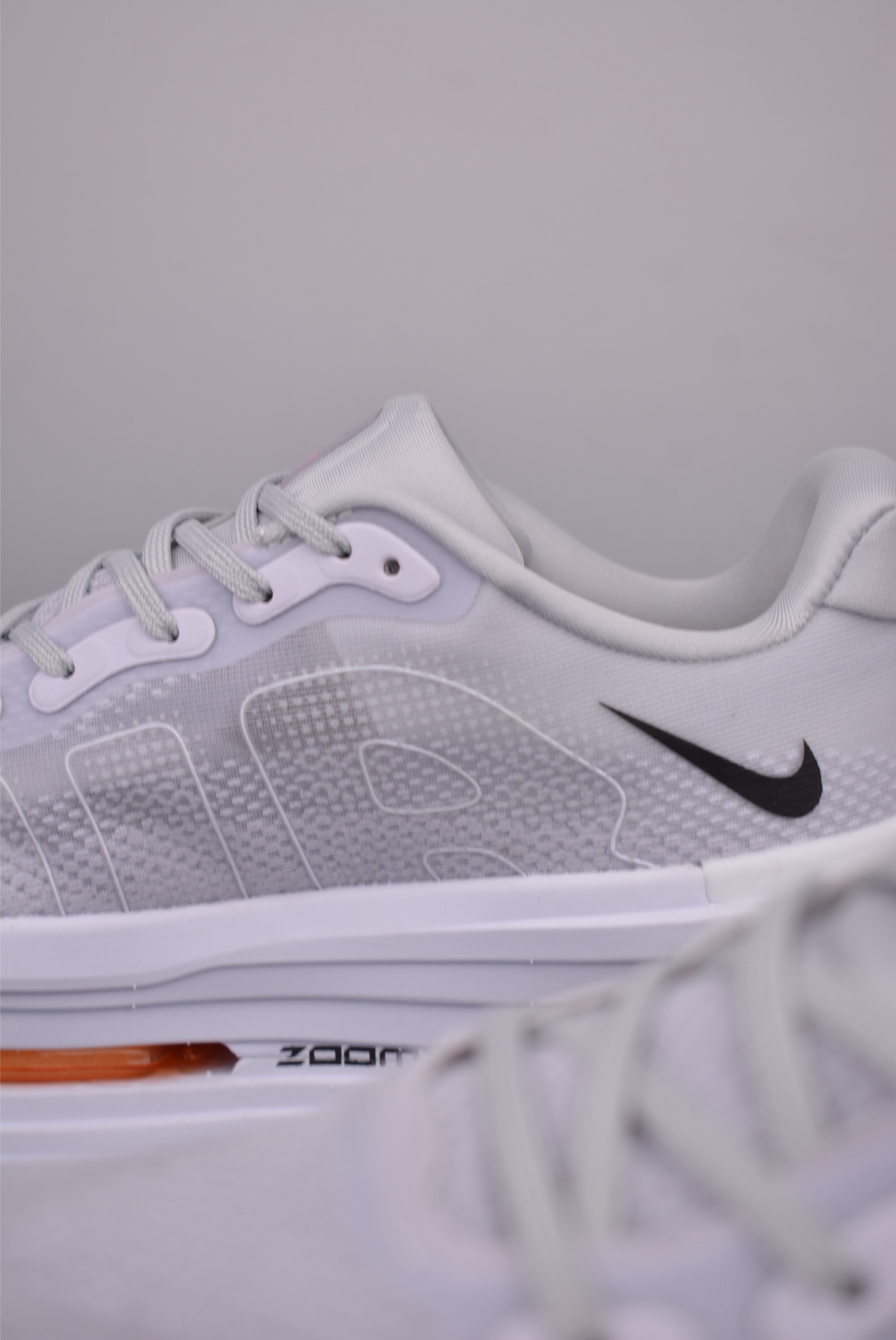 Nike Vomero premium running shoes HM5973-603
