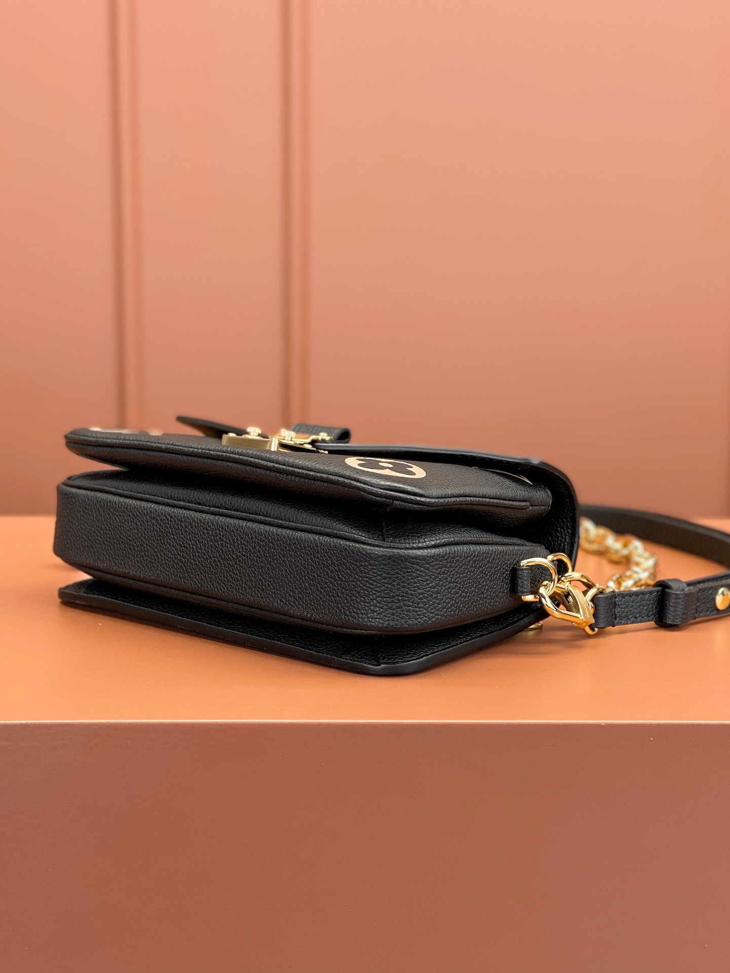 Louis Vuitton POCHETTE MÉTIS EAST WEST Bag M46596