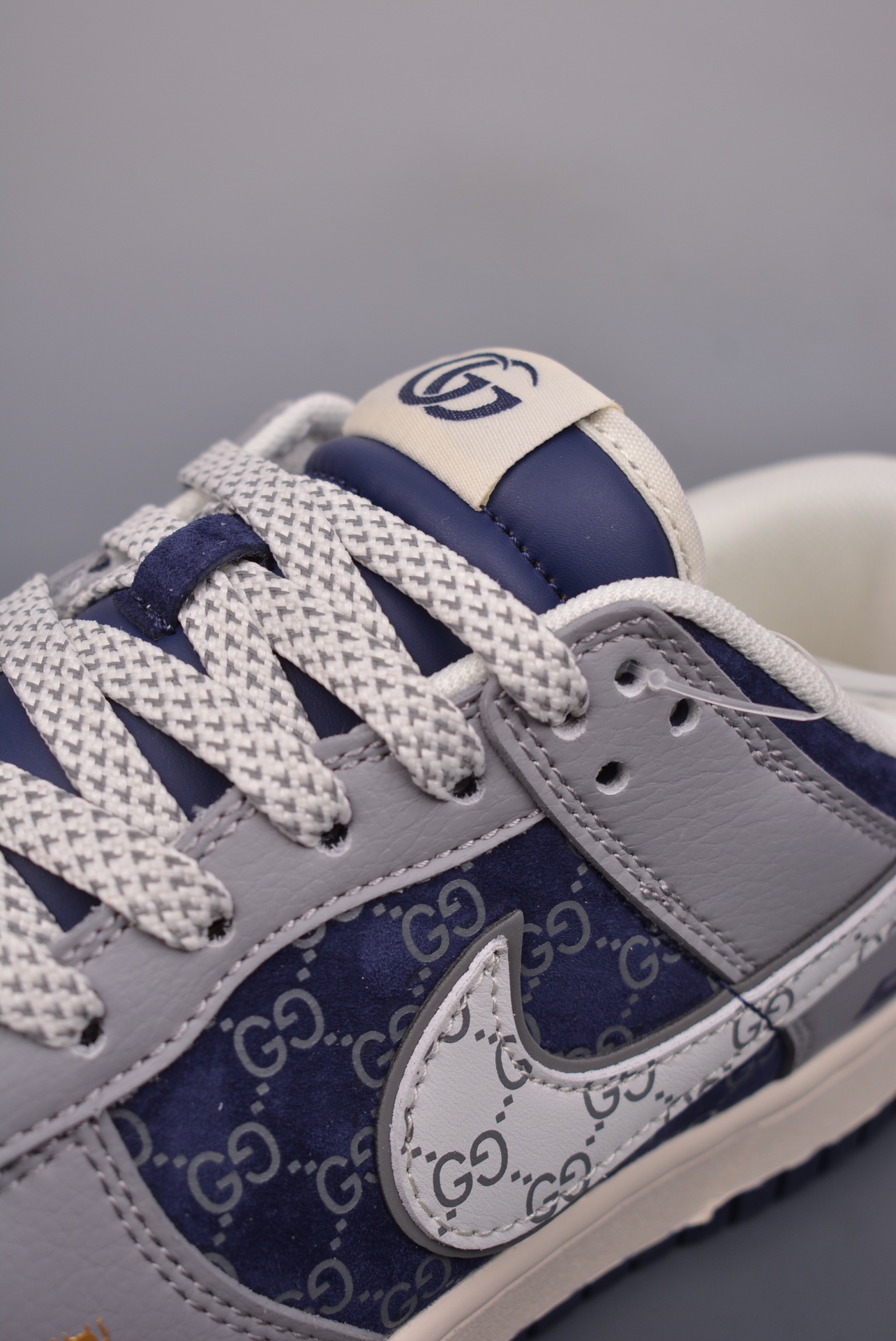 Gucci x Nike SB Dunk Low Esquisite Gucci gray and dark blue FC1688-195