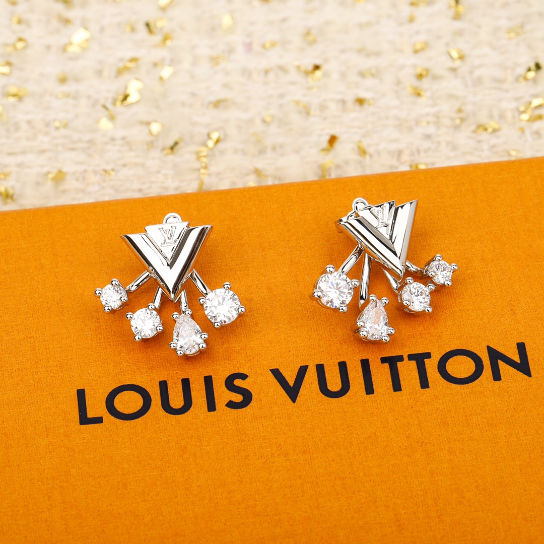 Louis Vuitton Letter V Rhinestone Four-claw Earrings