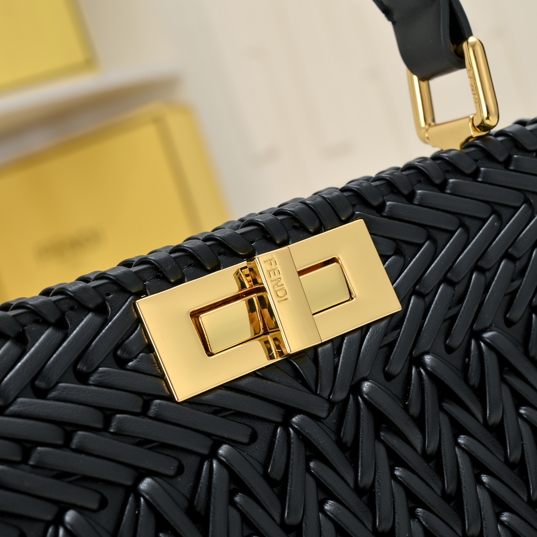 FENDI Iconic ekaboo ISeeU Large Bag 3317