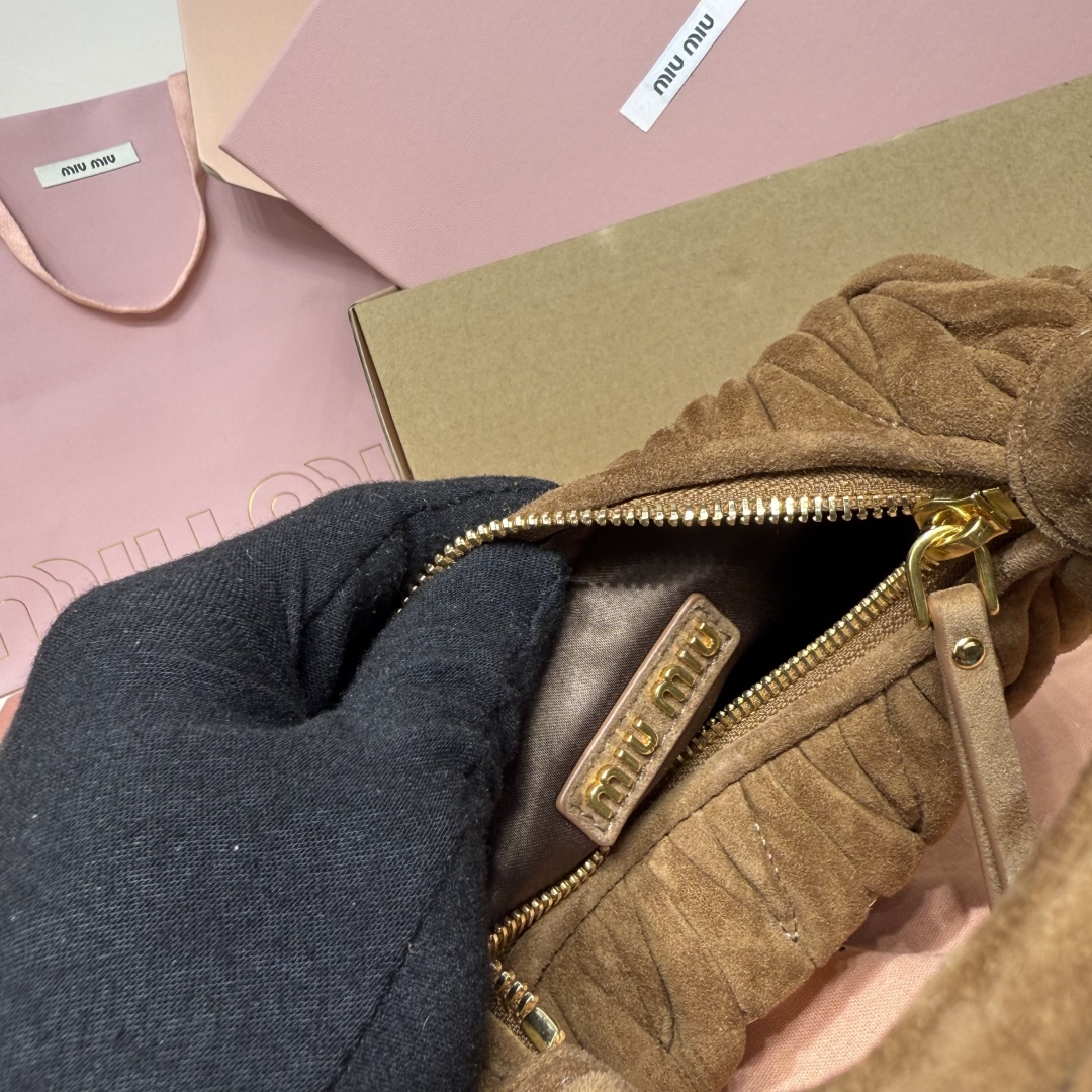 Miu Miu Miu Wander suede leather handbag 5BC125