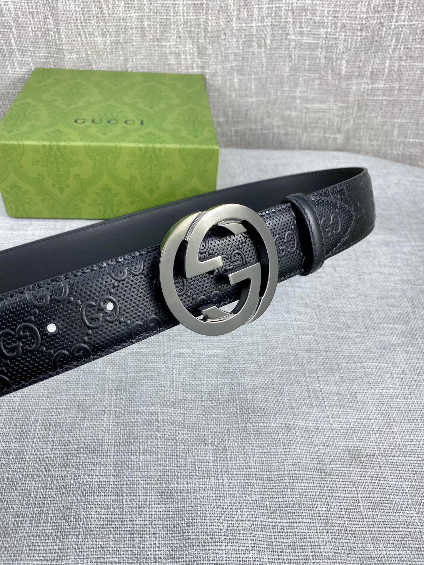 Gucci black embossed leather belt width 4.0CM