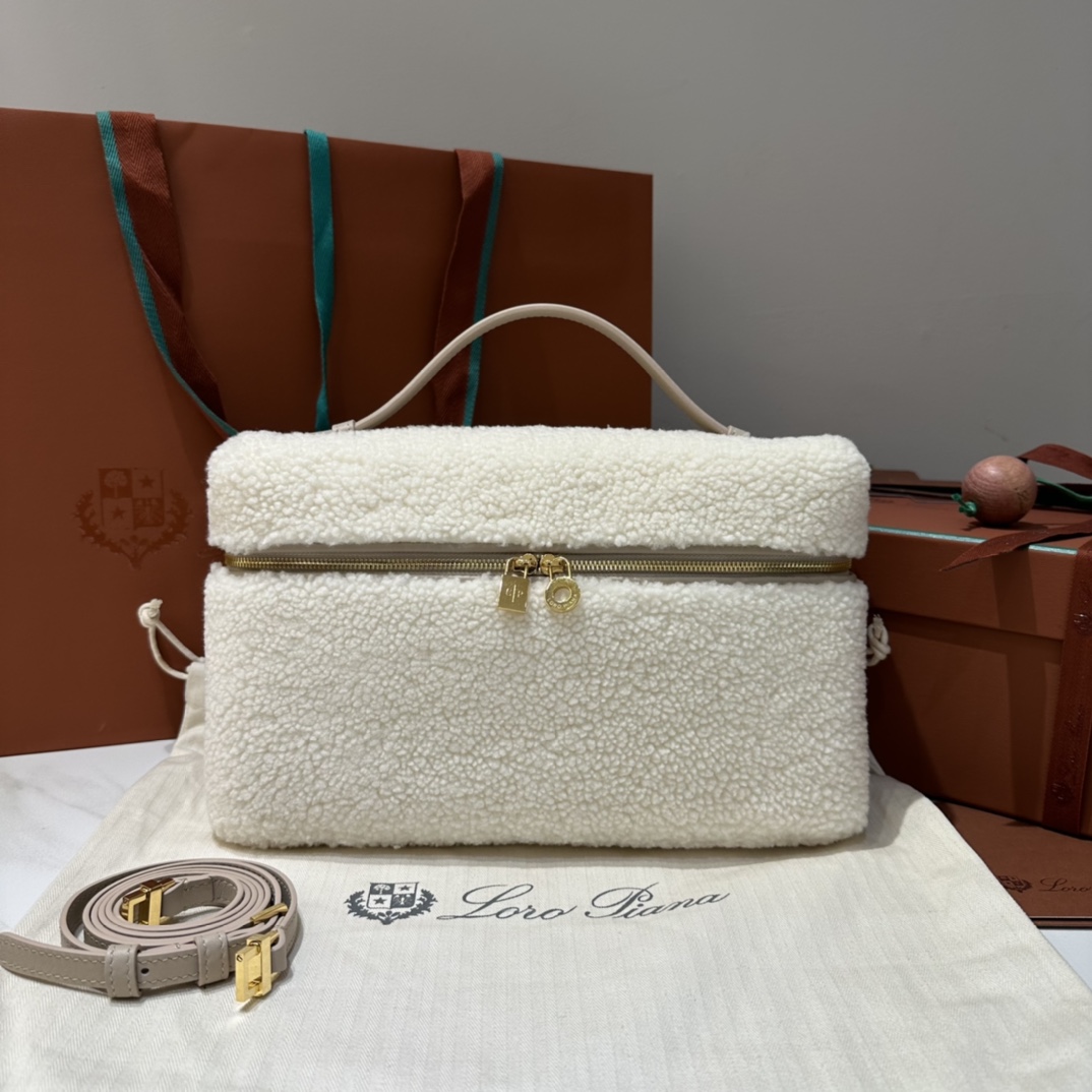 Loro Piana Extra pocket L27 series handbag