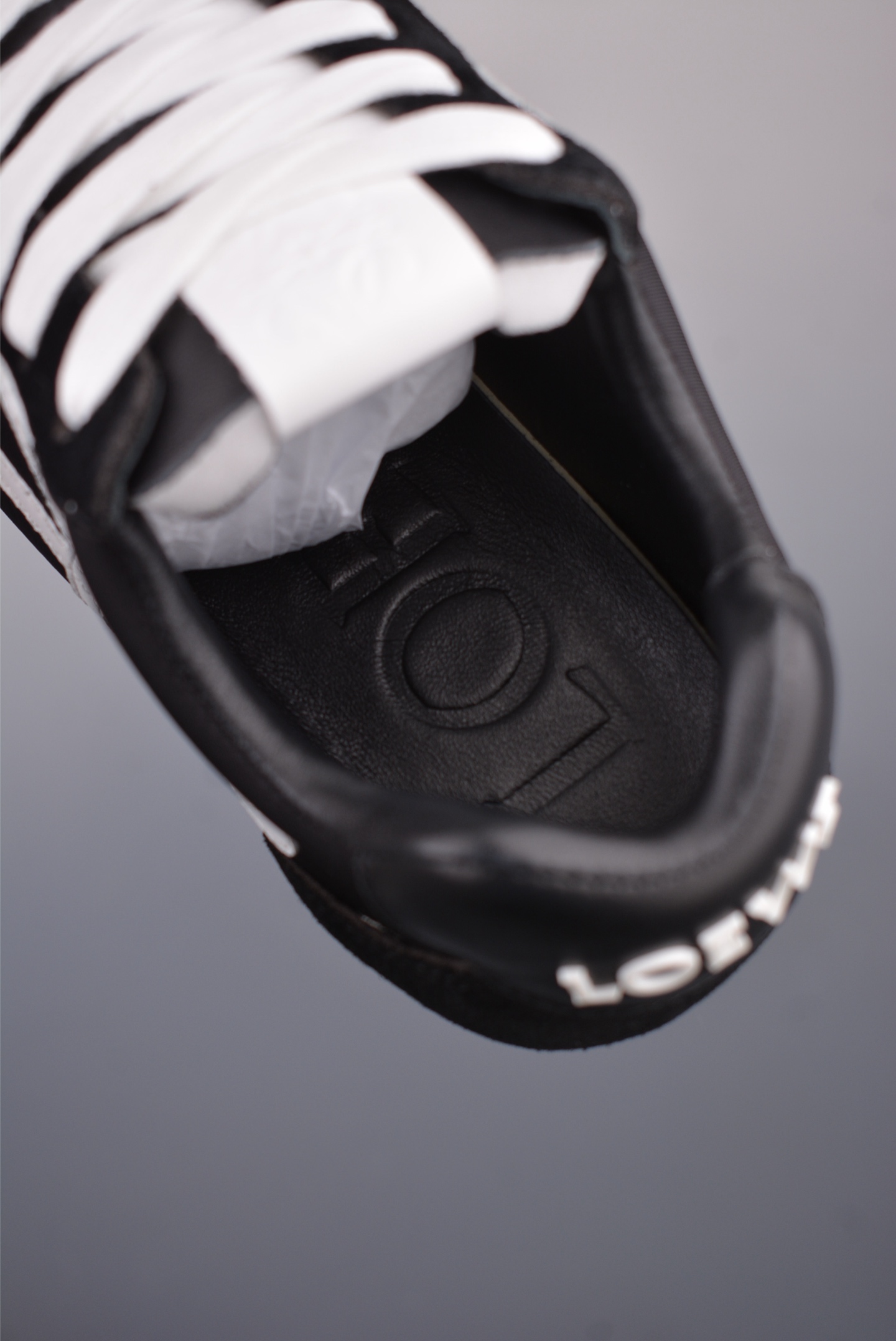 Loewe Ballet Runner 2.0 Sneakers Black and White M816282XB3-1102
