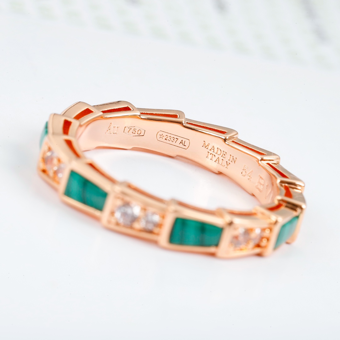 Bulgari Serpenti series mother-of-pearl diamond ring