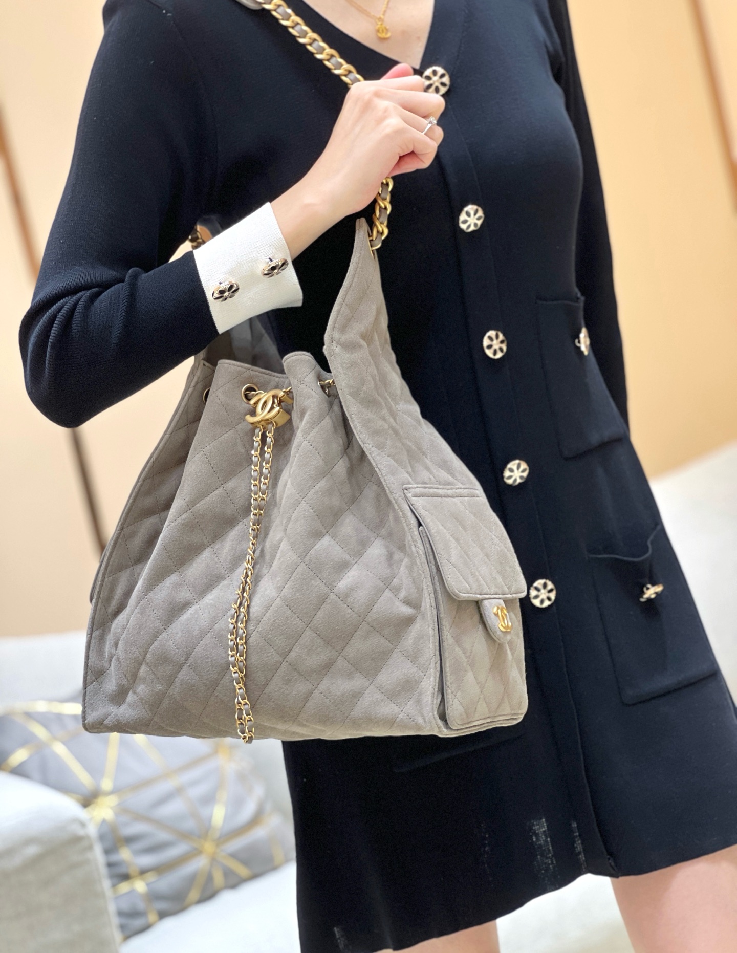Chanel 25C early spring series hobo underarm bag large size AS5311