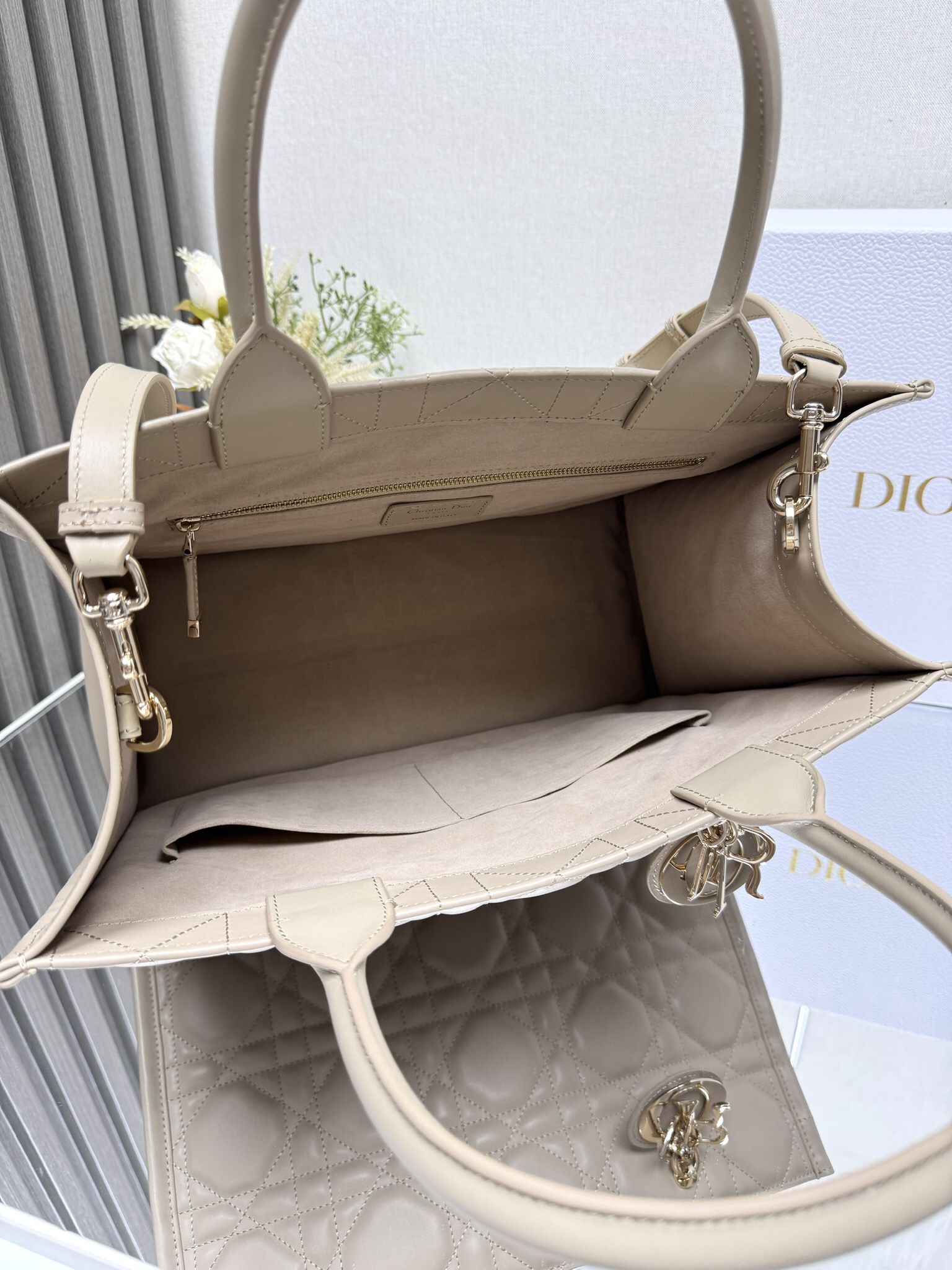 Dior BOOK TOTE handbag M1324