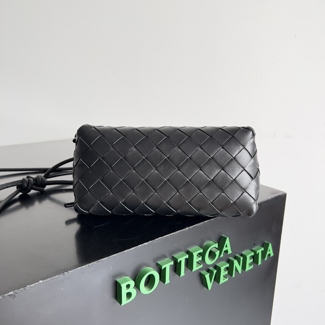 Bottega Veneta Concert Pouch Mini Bag 794258