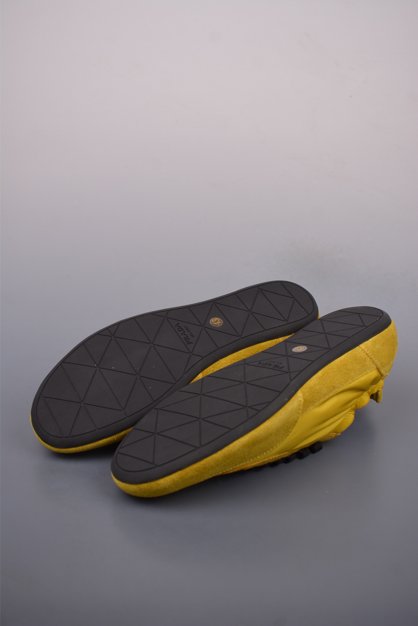 Prada SpringSummer Show Thin-soled Dexterity Shoes Yellow