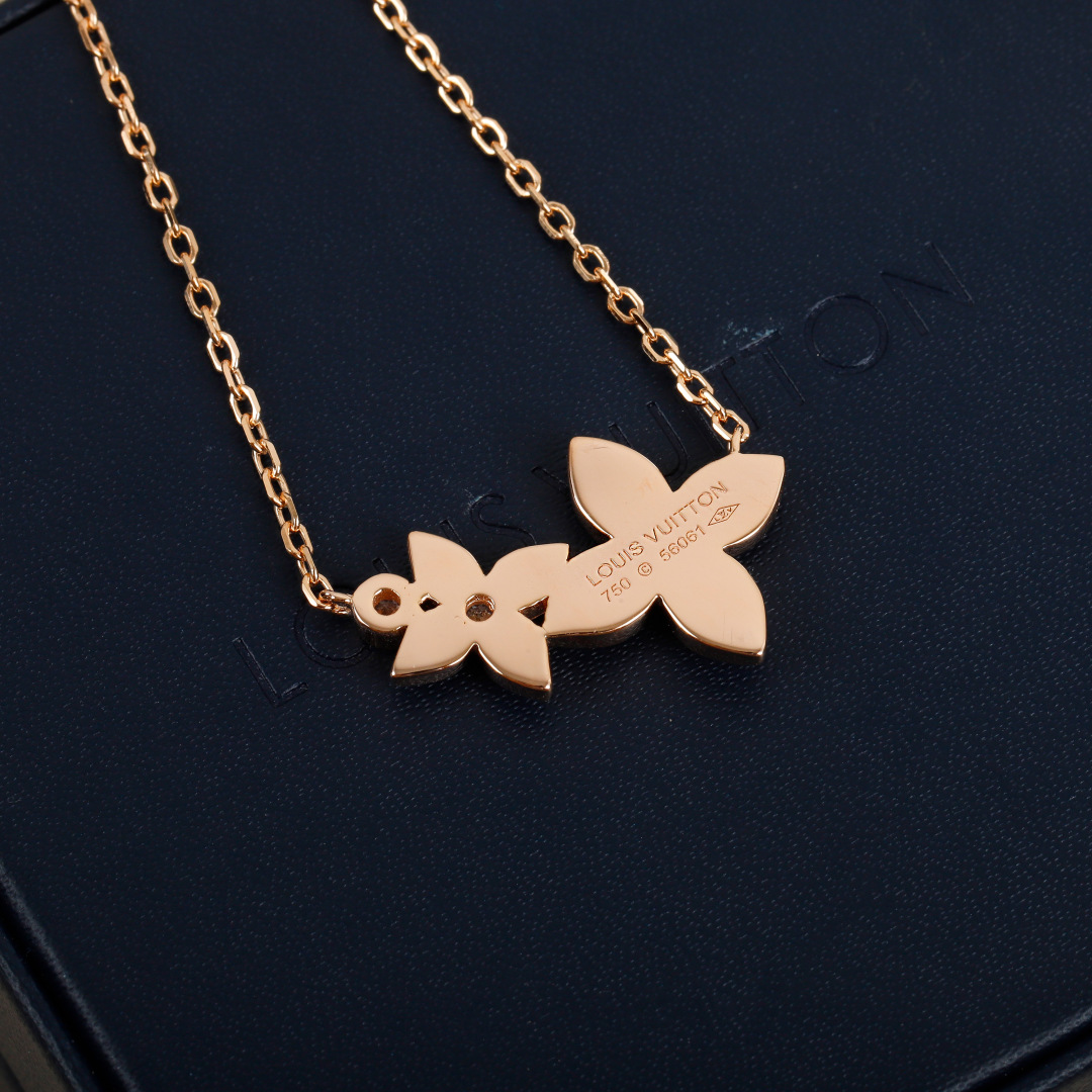 Louis Vuitton Monogram Flower Diamond Floral Pattern