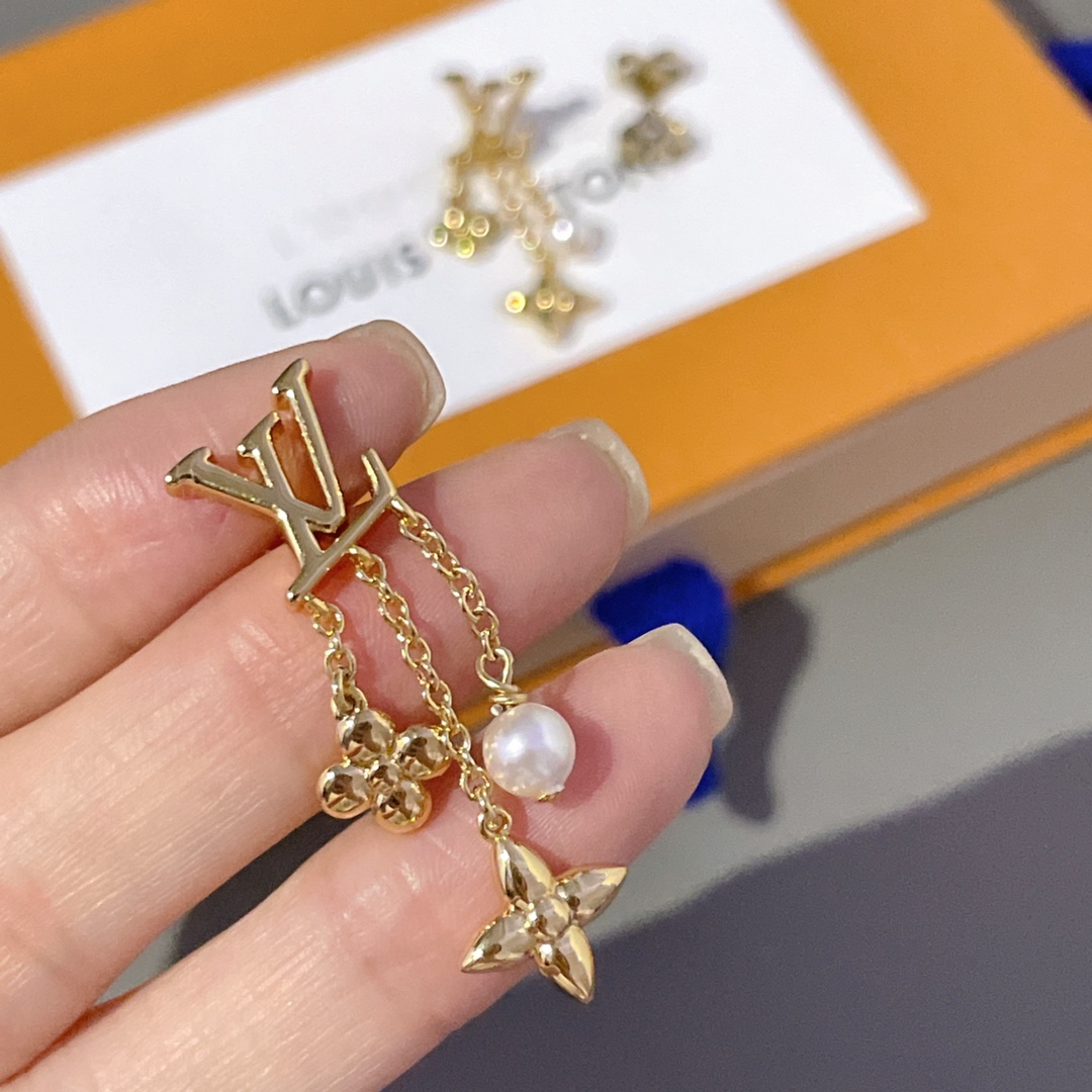 Louis Vuitton Gold Flower Pearl Tassel Earrings