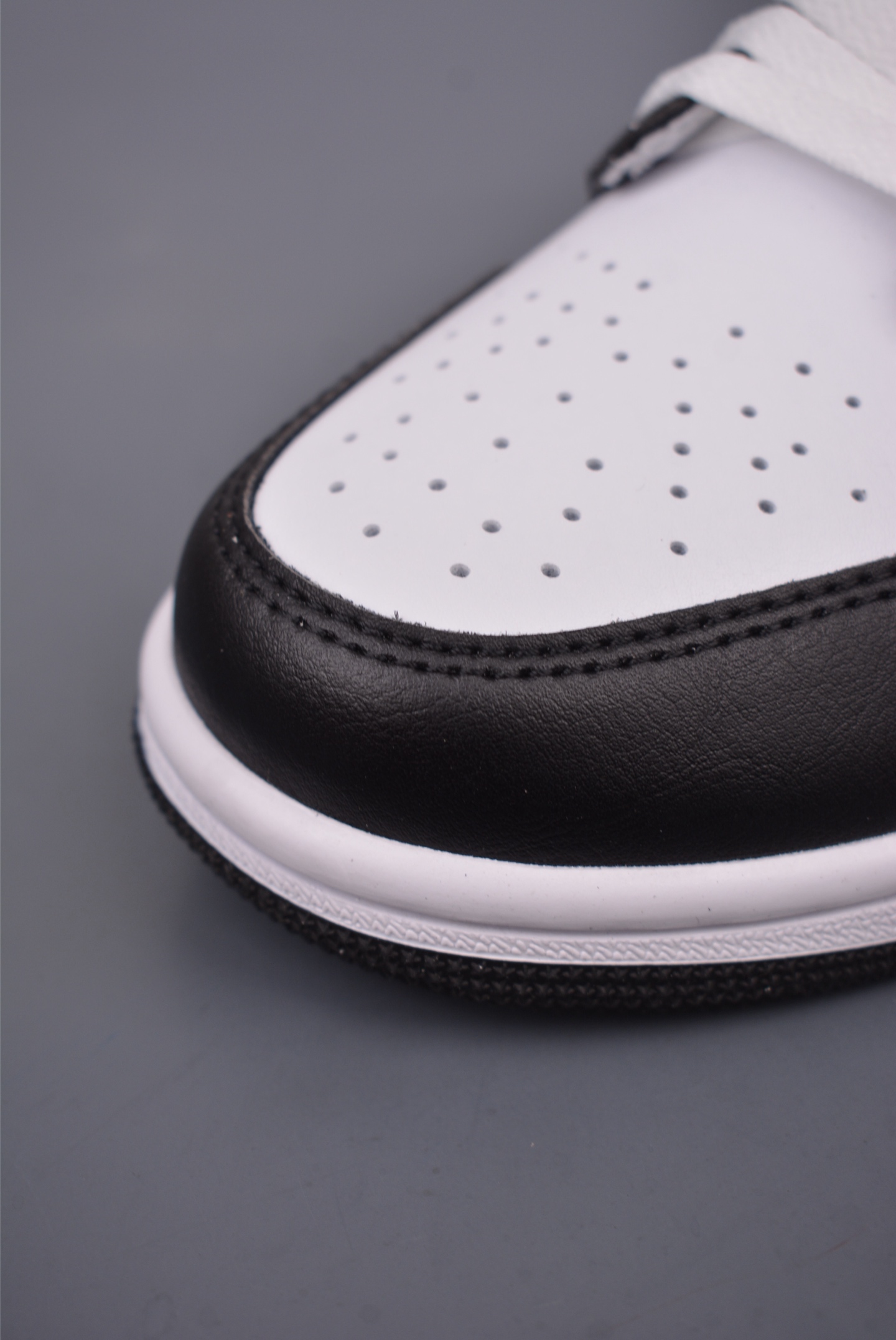 Nike Wmns Air Jordan 1 Low GS Leather Black White Pink 553558-165