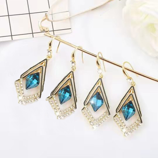🔥New Year Promotion 48% OFF-Rhombus Sapphire Earrings-(2 pairs /1 pack)Buy 2 Packs Save $4 & Free Shipping
