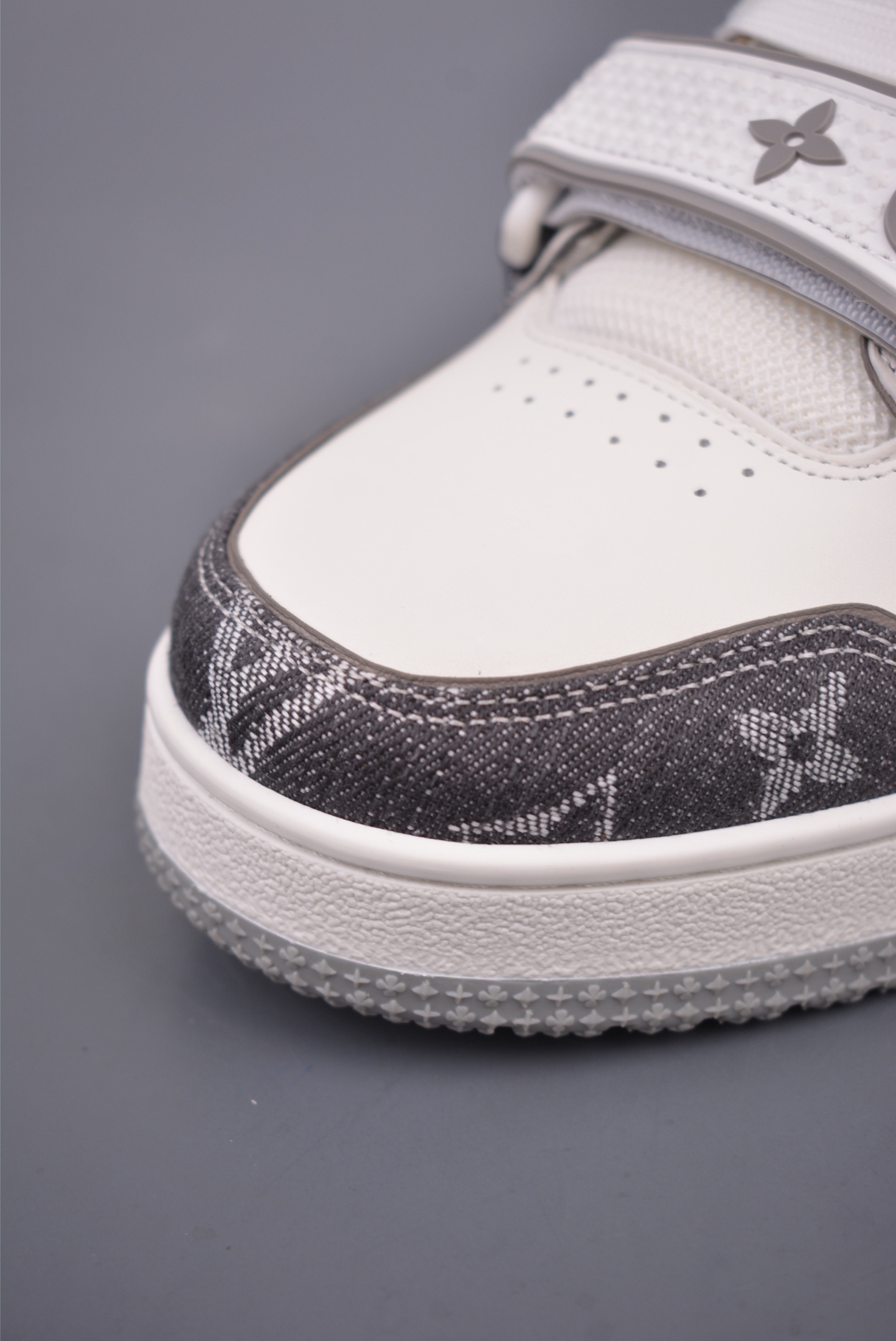 Louis Vuitton Trainer Sneaker Low