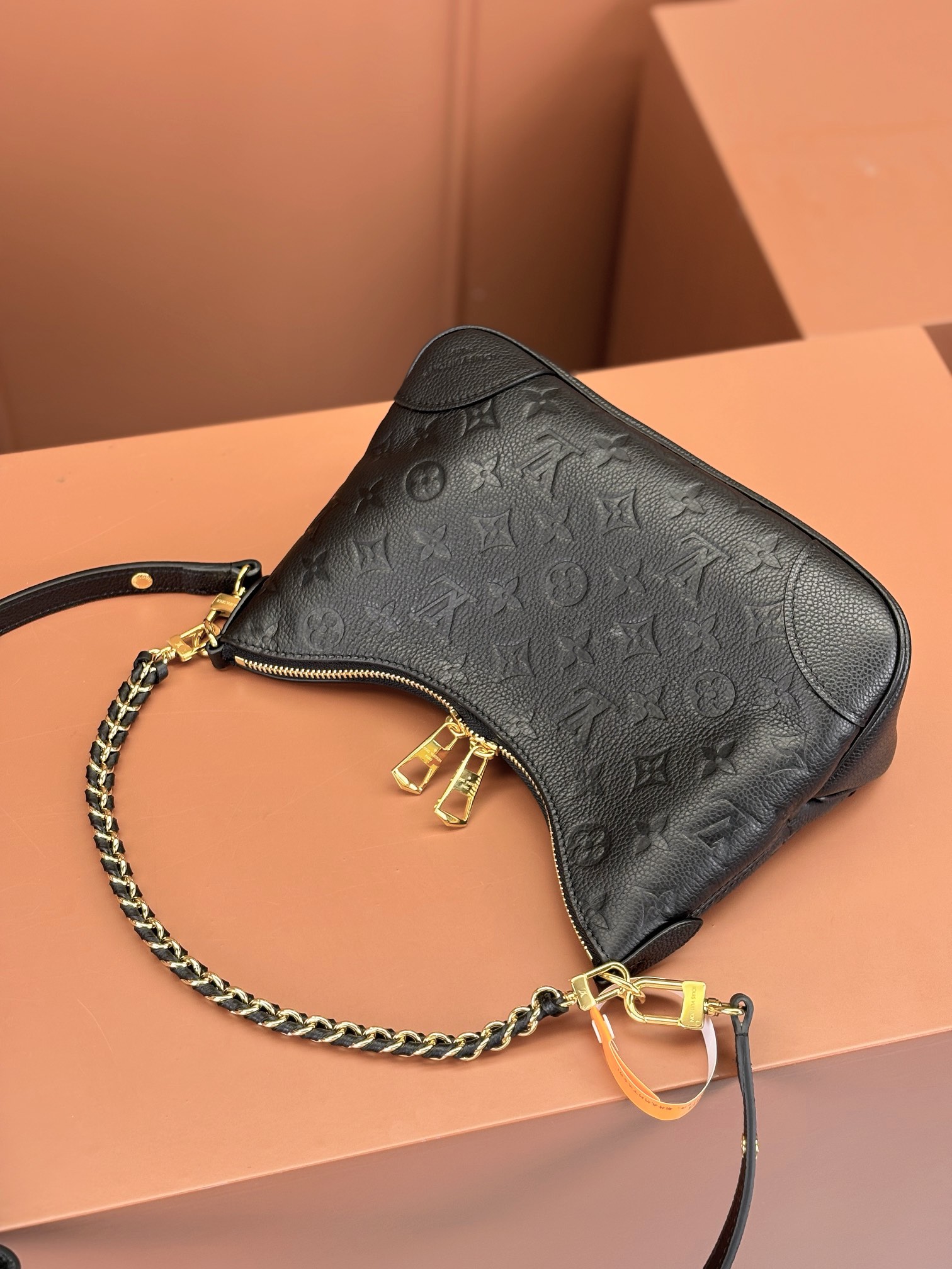 Louis Vuitton BOULOGNE handbag M12930
