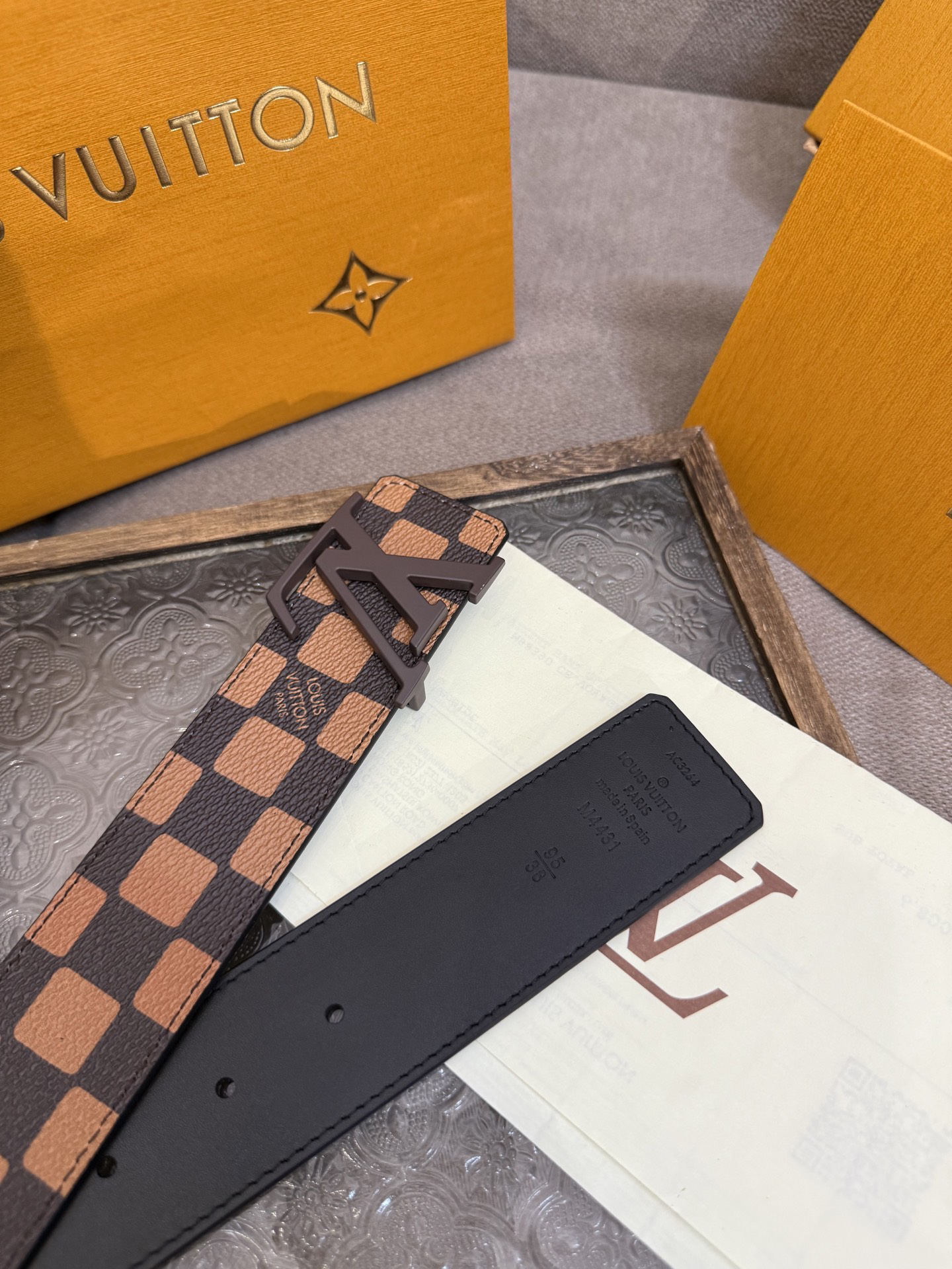 Louis Vuitton Monogram double-sided print belt 4CM wide