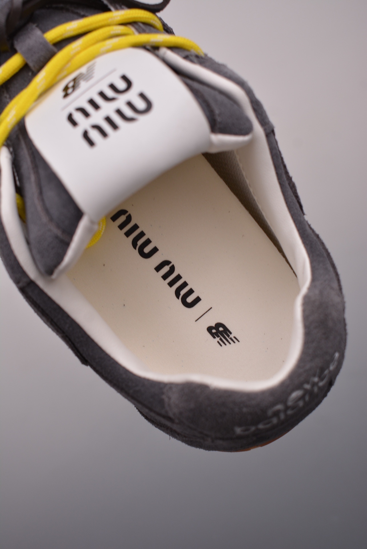 Miu Miu x New Balance 530 SL 