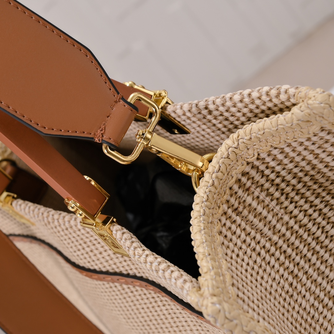 FENDI Sunshine Summer Straw Shopping Bag Caramel 9914