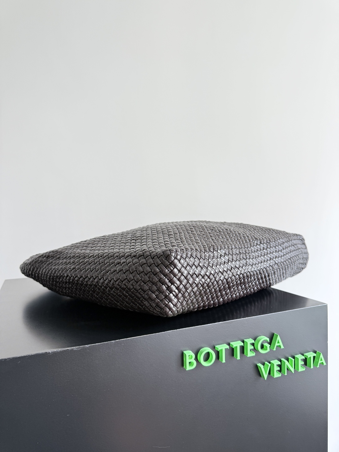 Bottega Veneta large Tosca Baci Baci handbag 762635