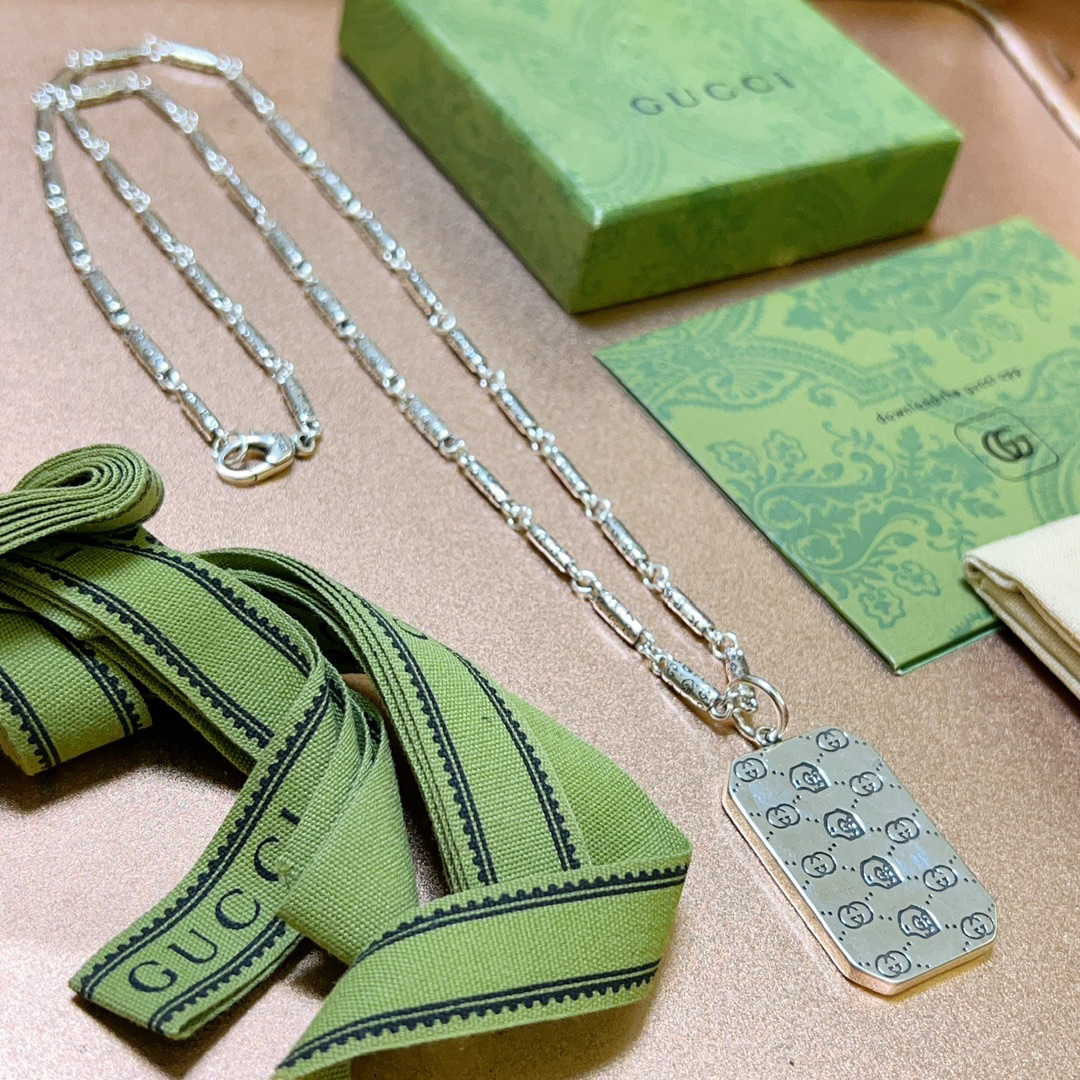 Gucci Anger Forest series GG shallow carved vintage necklace