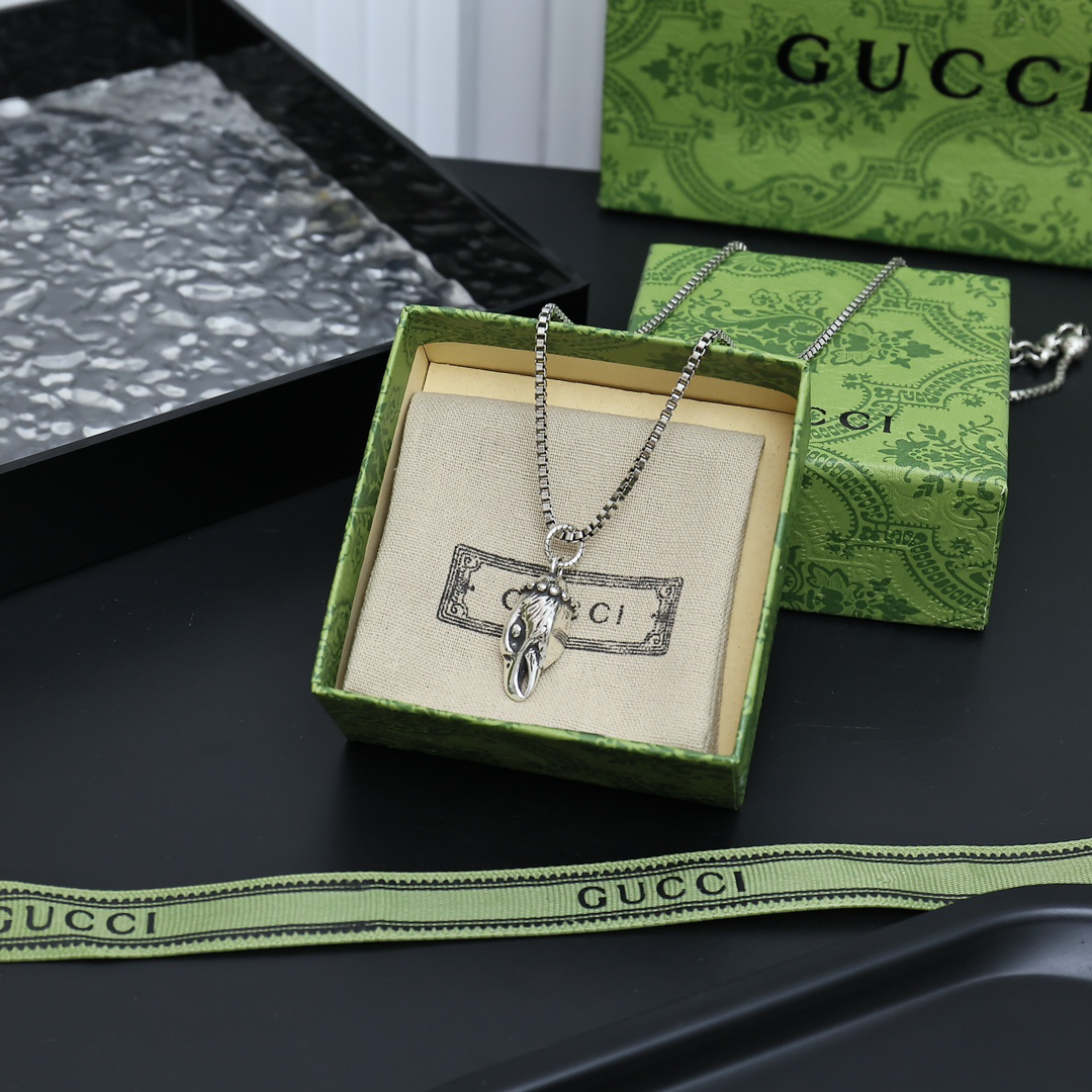 Gucci Anger Forest series eagle head vintage necklace