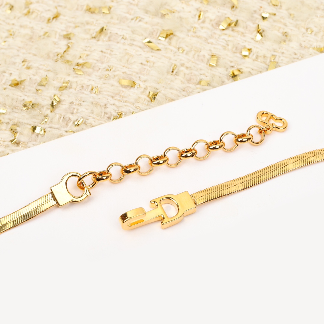 Dior bow necklace