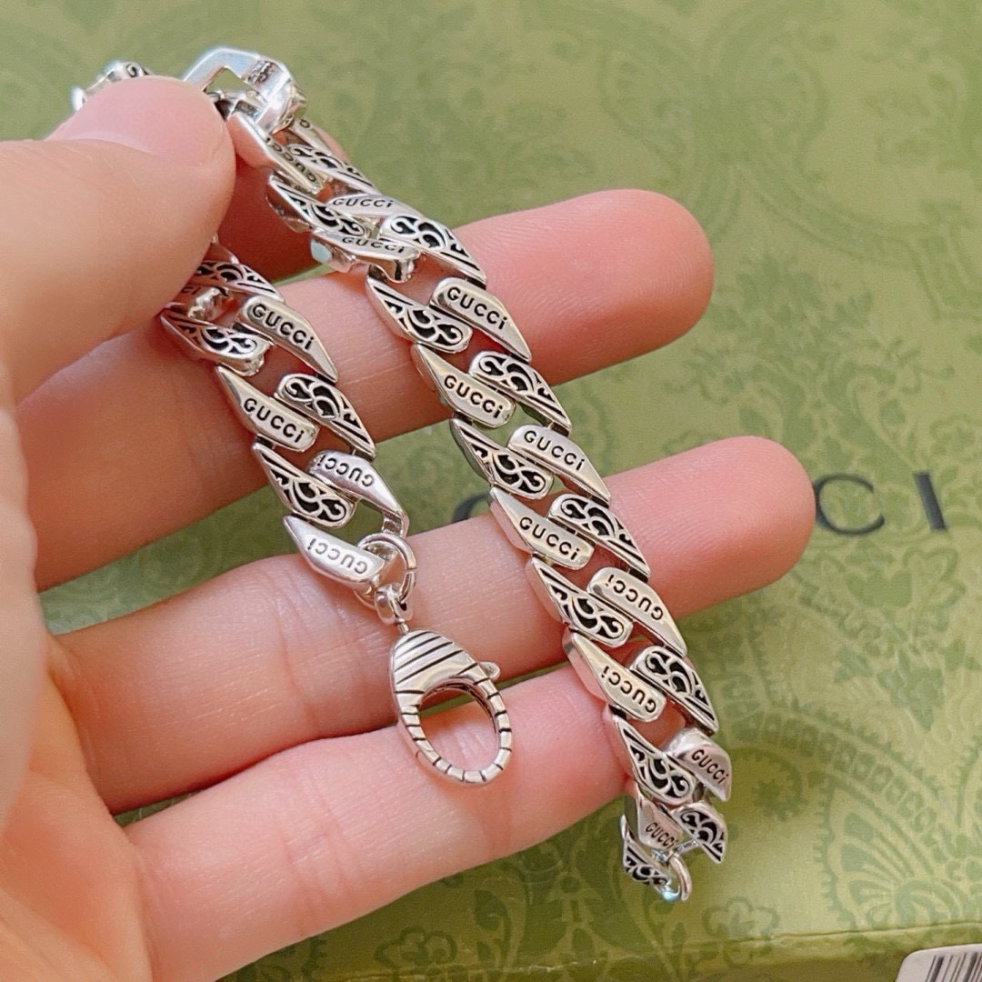 Gucci Flat Chain Lettering Vintage Bracelet