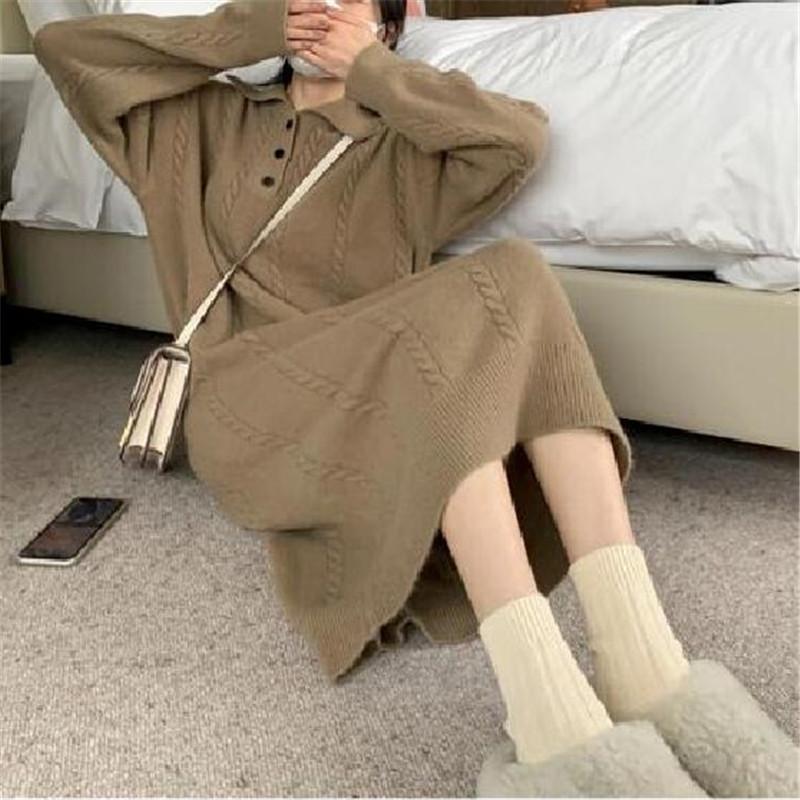Long languid wind lapel knitted dress 2024 autumn and winter new design feeling solid color twist sweater base skirt