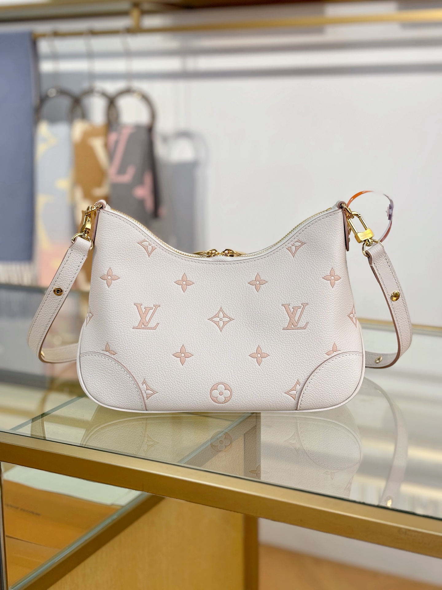 Louis Vuitton BOULOGNE handbag M14634
