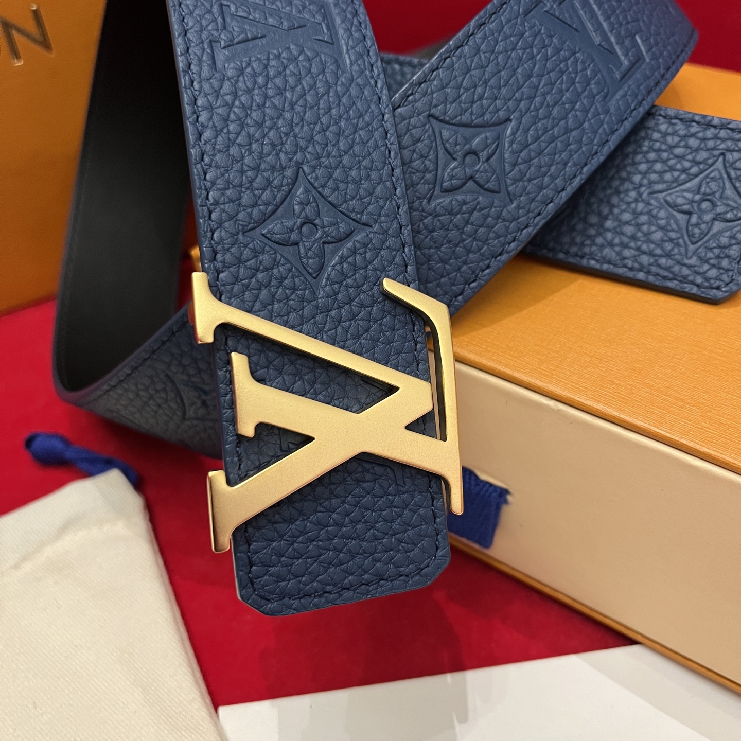 Louis Vuitton Litchi Embossed Cowhide Men's Belt, 4CM Width